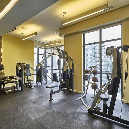 Chic 1-Br Condo; Parking Included; Downtown Core Toronto Buitenkant foto