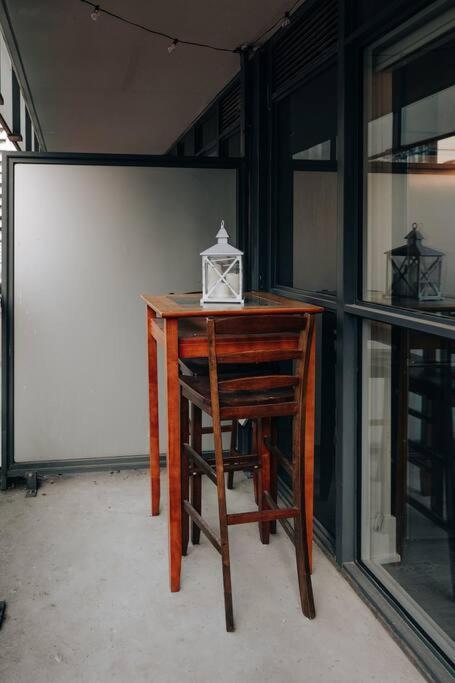 Chic 1-Br Condo; Parking Included; Downtown Core Toronto Buitenkant foto